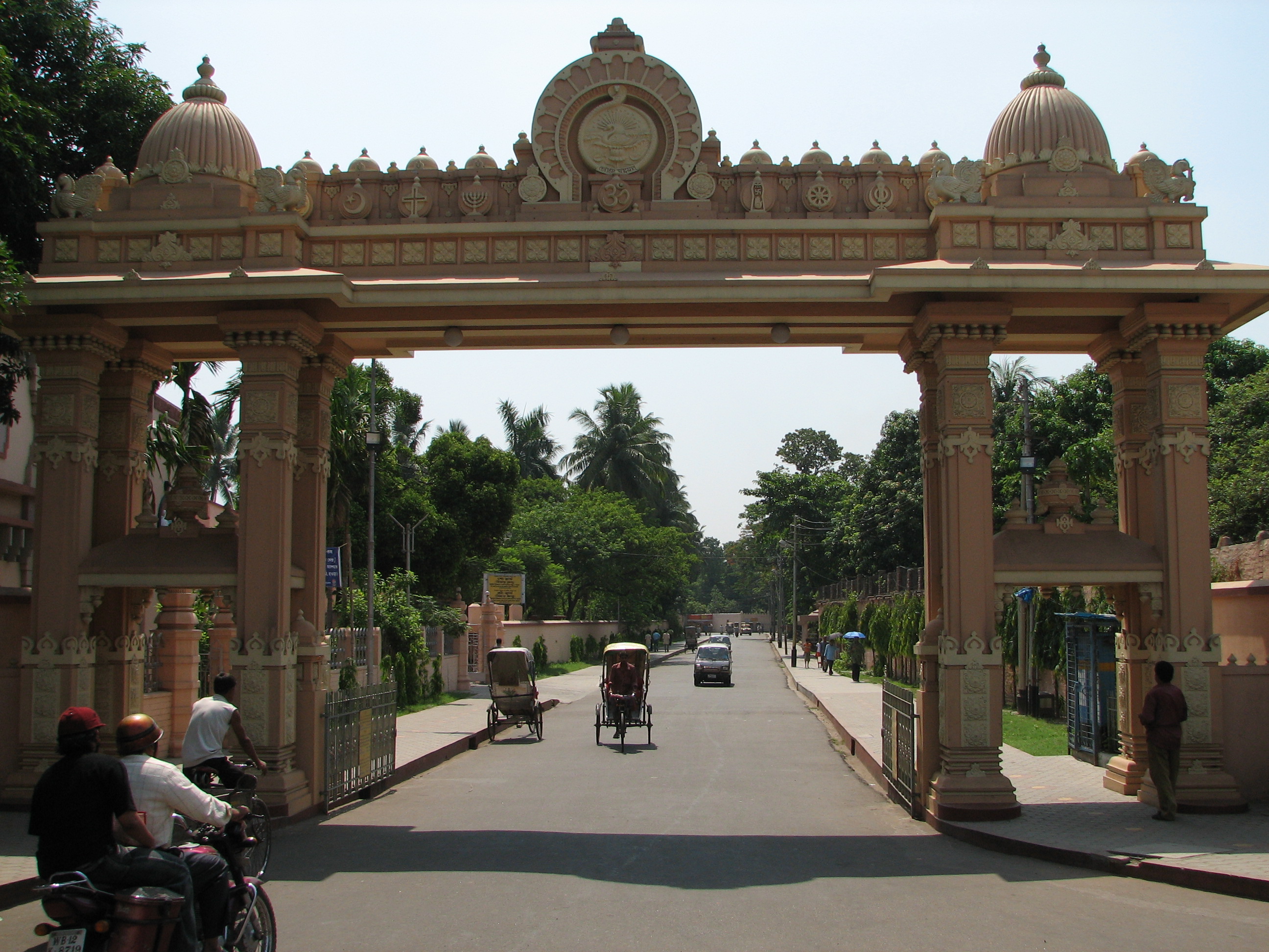 Belur Math Gallery : Namaste Gozo cabs journey across India Belur Math Gallery : Namaste Gozo cabs journey across India